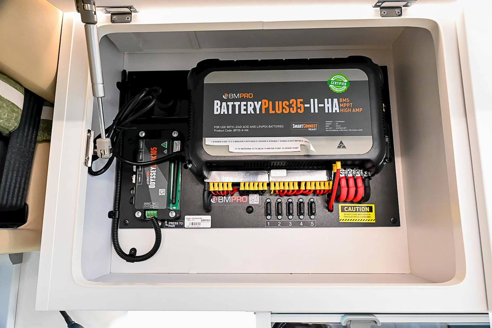 NEW 2025 ROYAL FLAIR PIAZZA 16'6-1 caravan