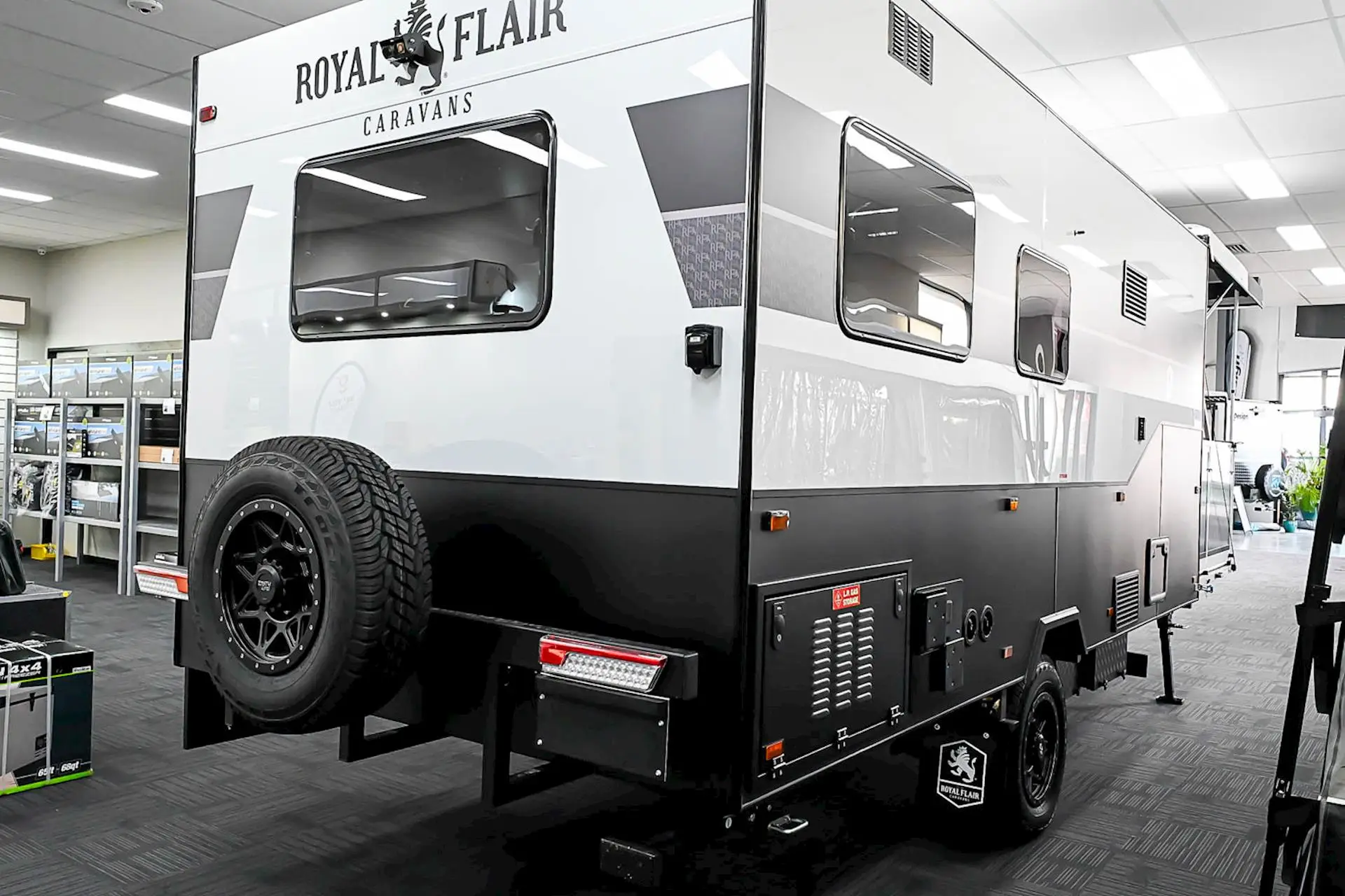 NEW 2025 ROYAL FLAIR PIAZZA 16'6-1