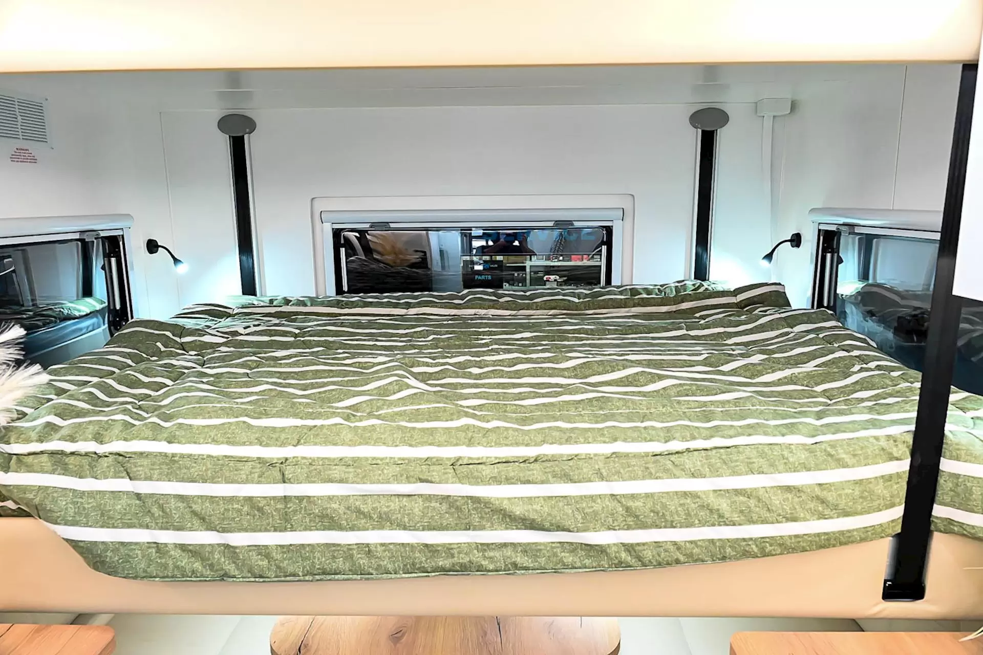 NEW 2025 ROYAL FLAIR PIAZZA 16'6-1 caravan