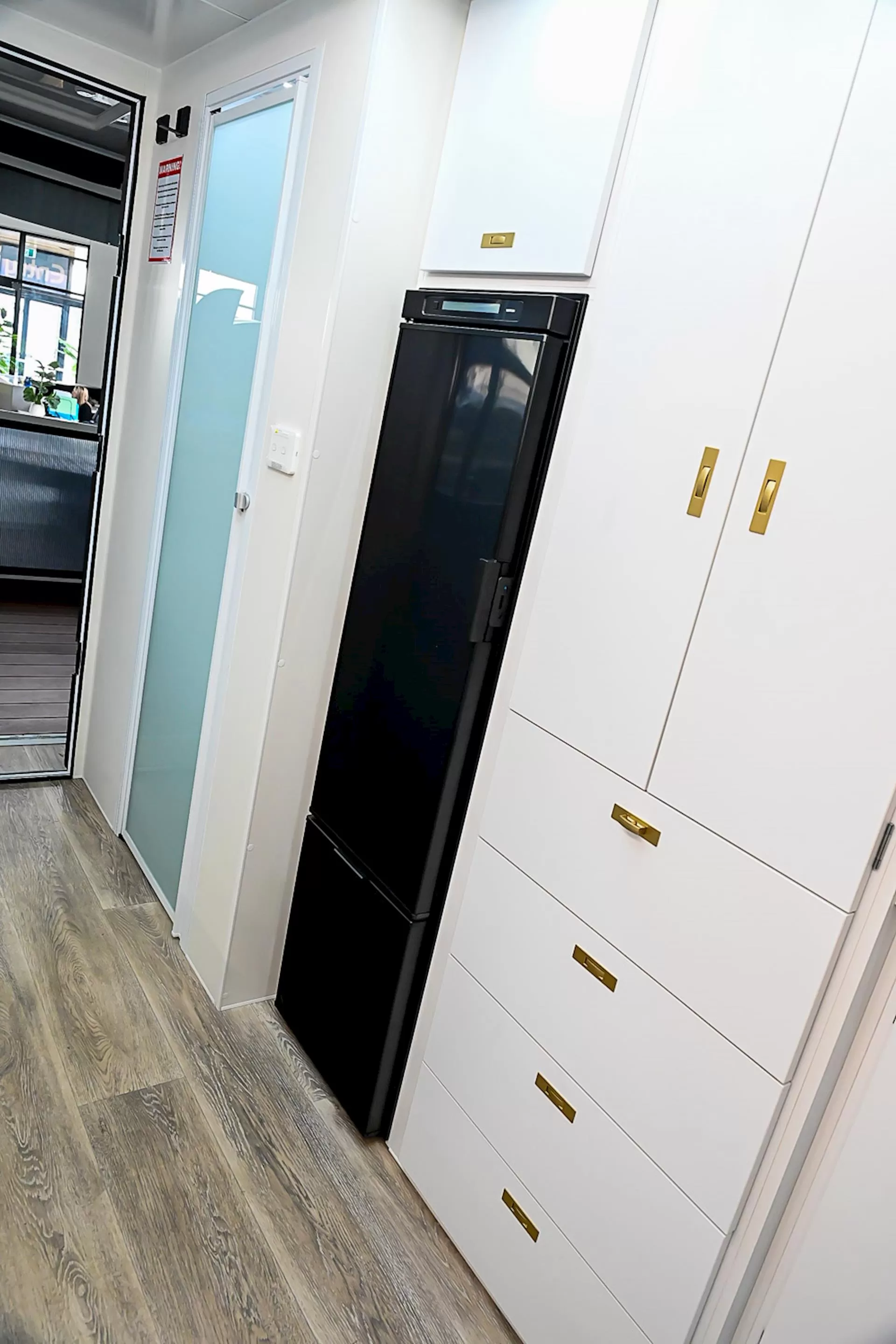 NEW 2025 ROYAL FLAIR PIAZZA 16'6-1 caravan