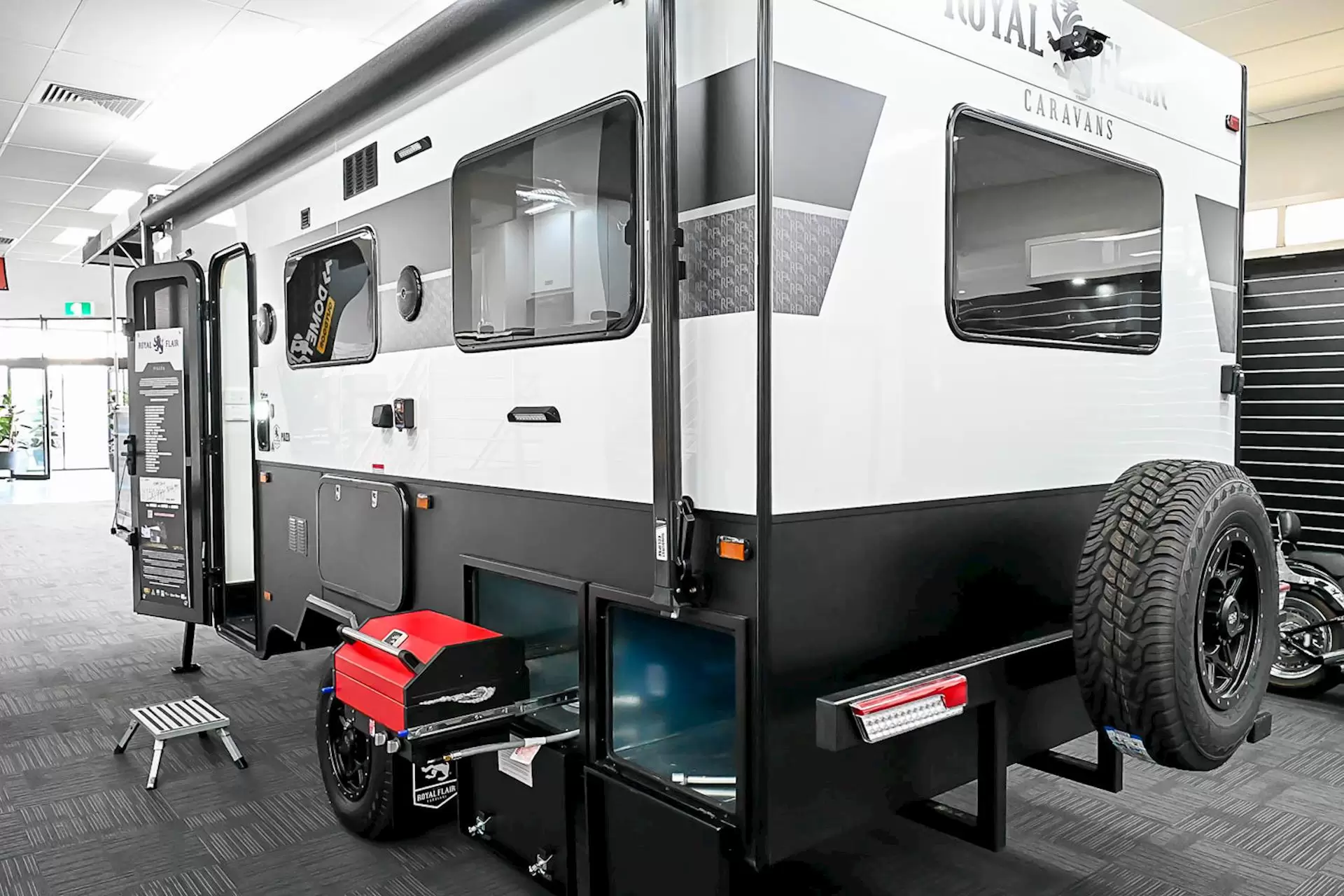 NEW 2025 ROYAL FLAIR PIAZZA 16'6-1