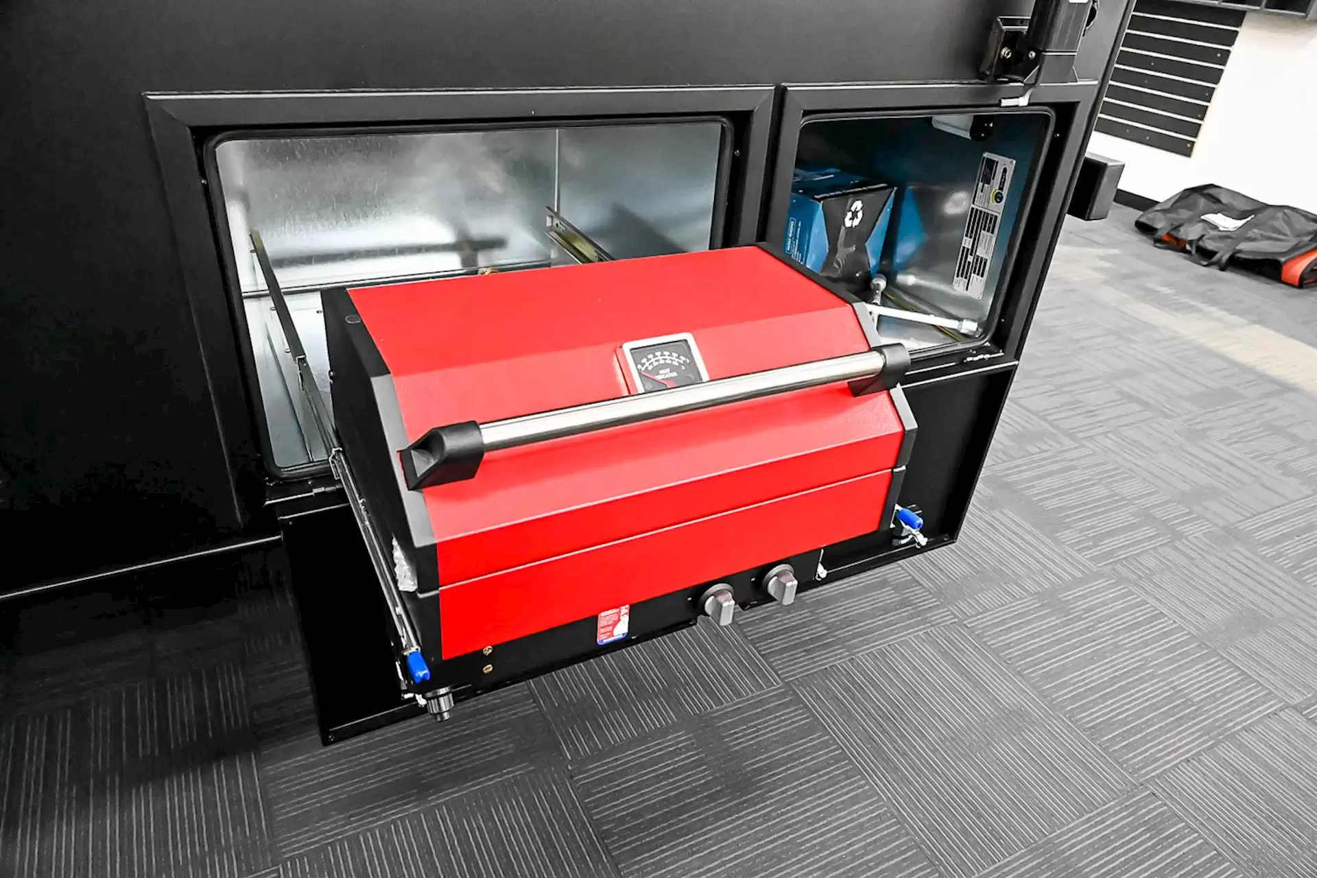 NEW 2025 ROYAL FLAIR PIAZZA 16'6-1 caravan