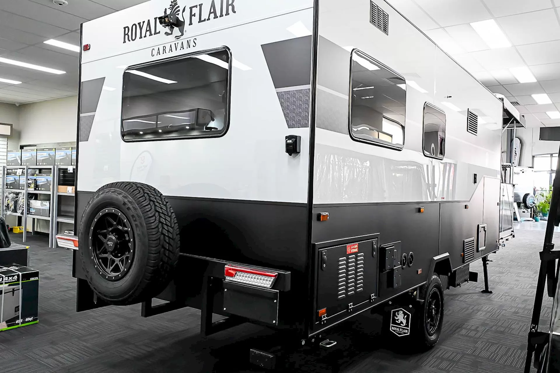NEW 2025 ROYAL FLAIR PIAZZA 16'6-1 caravan
