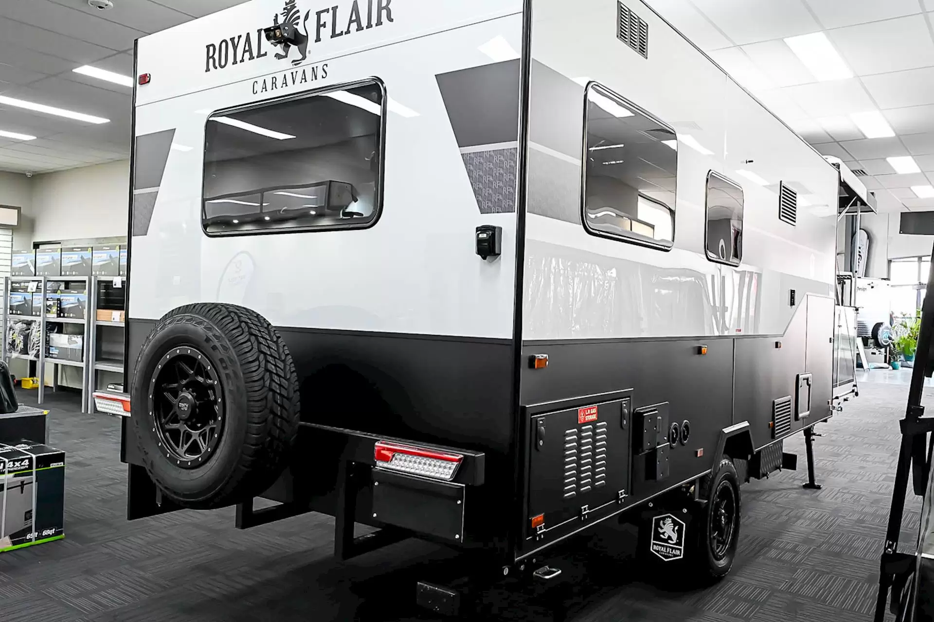 NEW 2025 ROYAL FLAIR PIAZZA 16'6-1