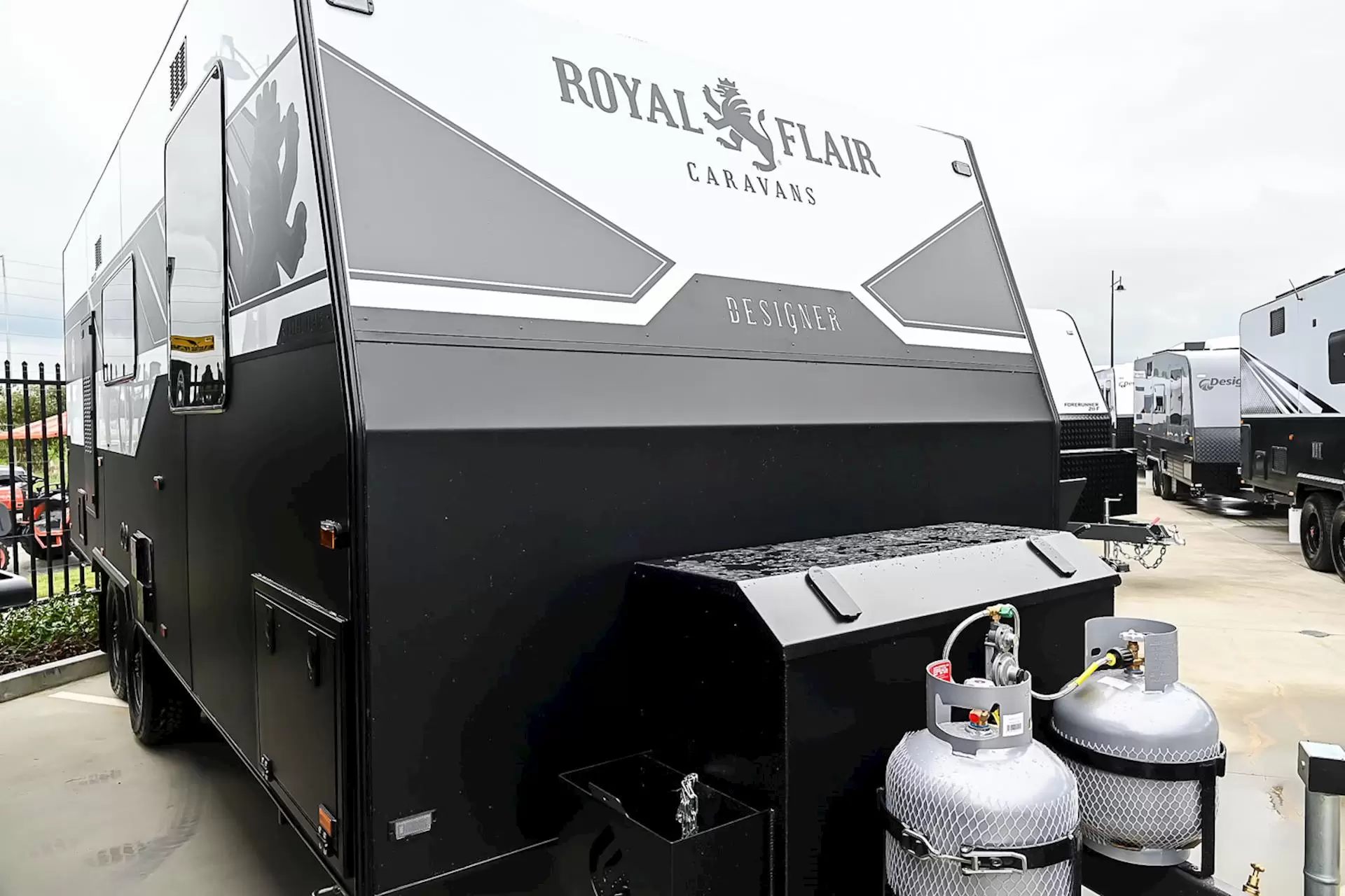 NEW 2025 ROYAL FLAIR Designer Series 21'-3