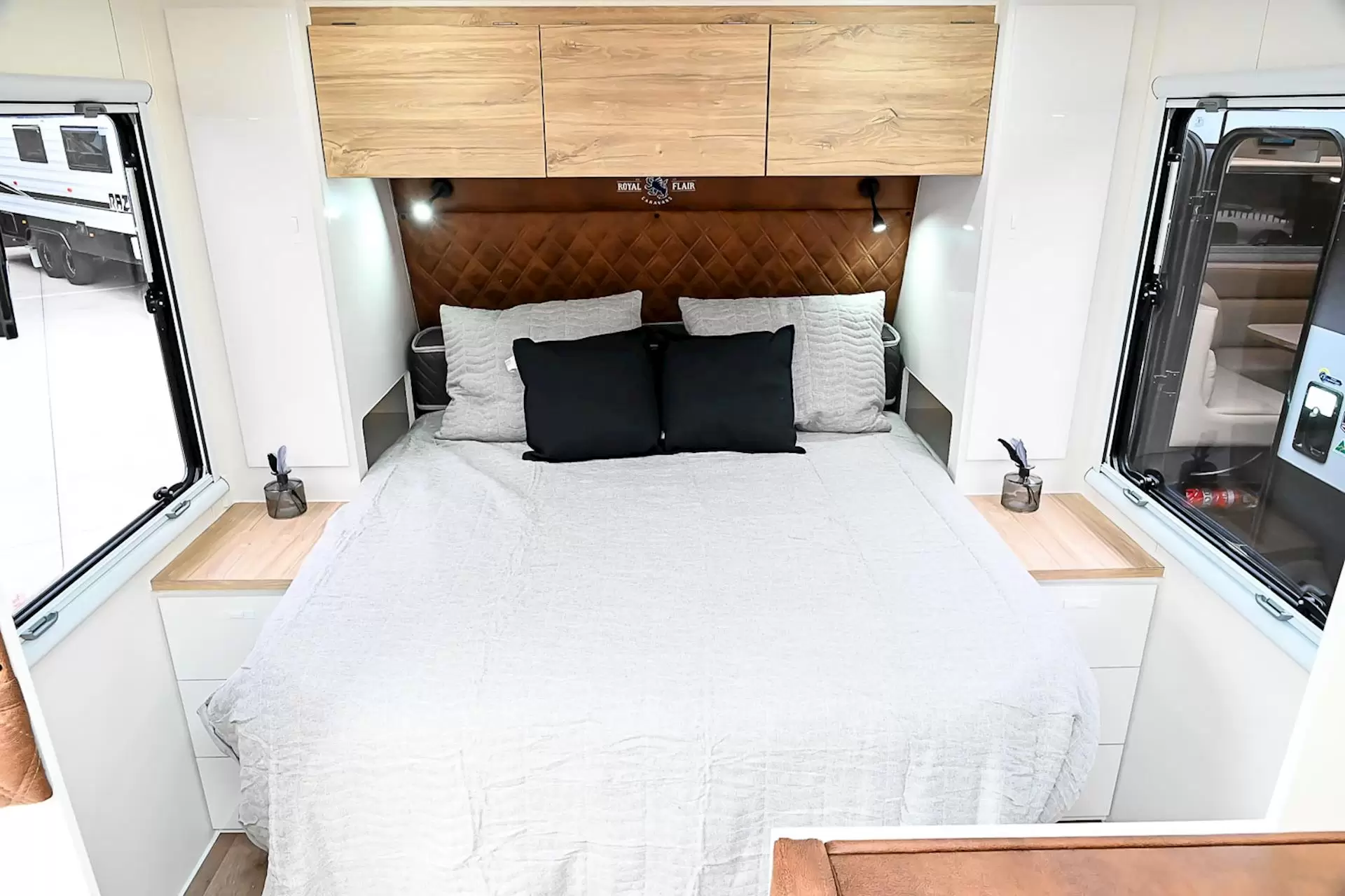 NEW 2025 ROYAL FLAIR Designer Series 21'-3