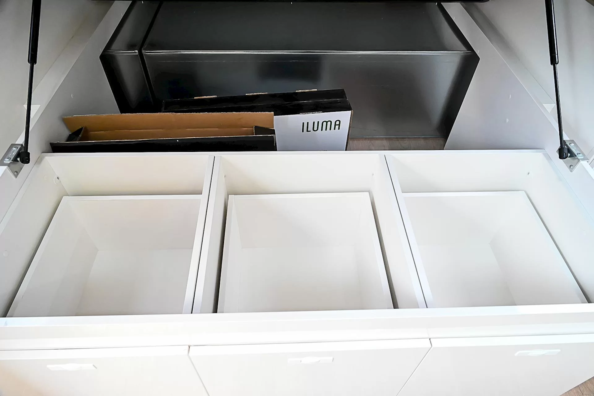 NEW 2025 ROYAL FLAIR Designer Series 21'-3 caravan