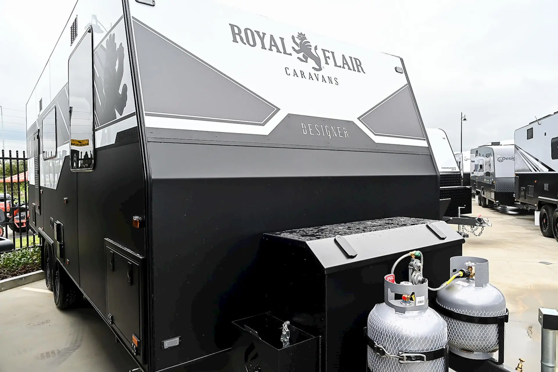 NEW 2025 ROYAL FLAIR Designer Series 21'-3