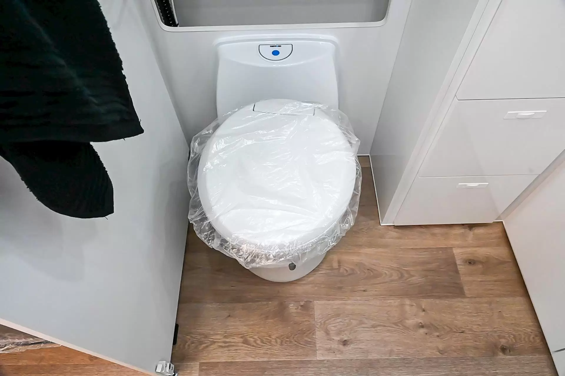 NEW 2025 ROYAL FLAIR Designer Series 21'-3