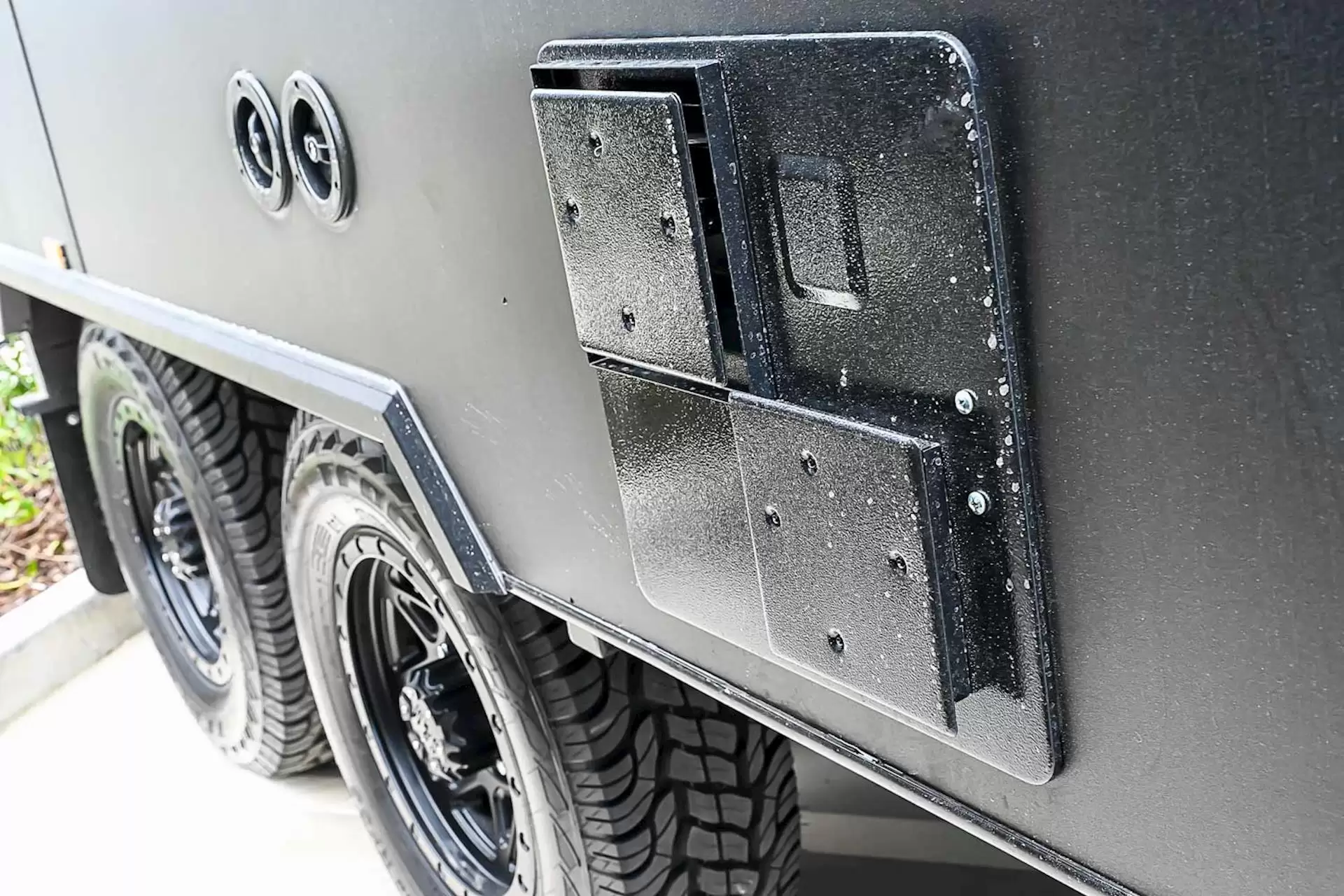 NEW 2025 ROYAL FLAIR Designer Series 21'-3 caravan