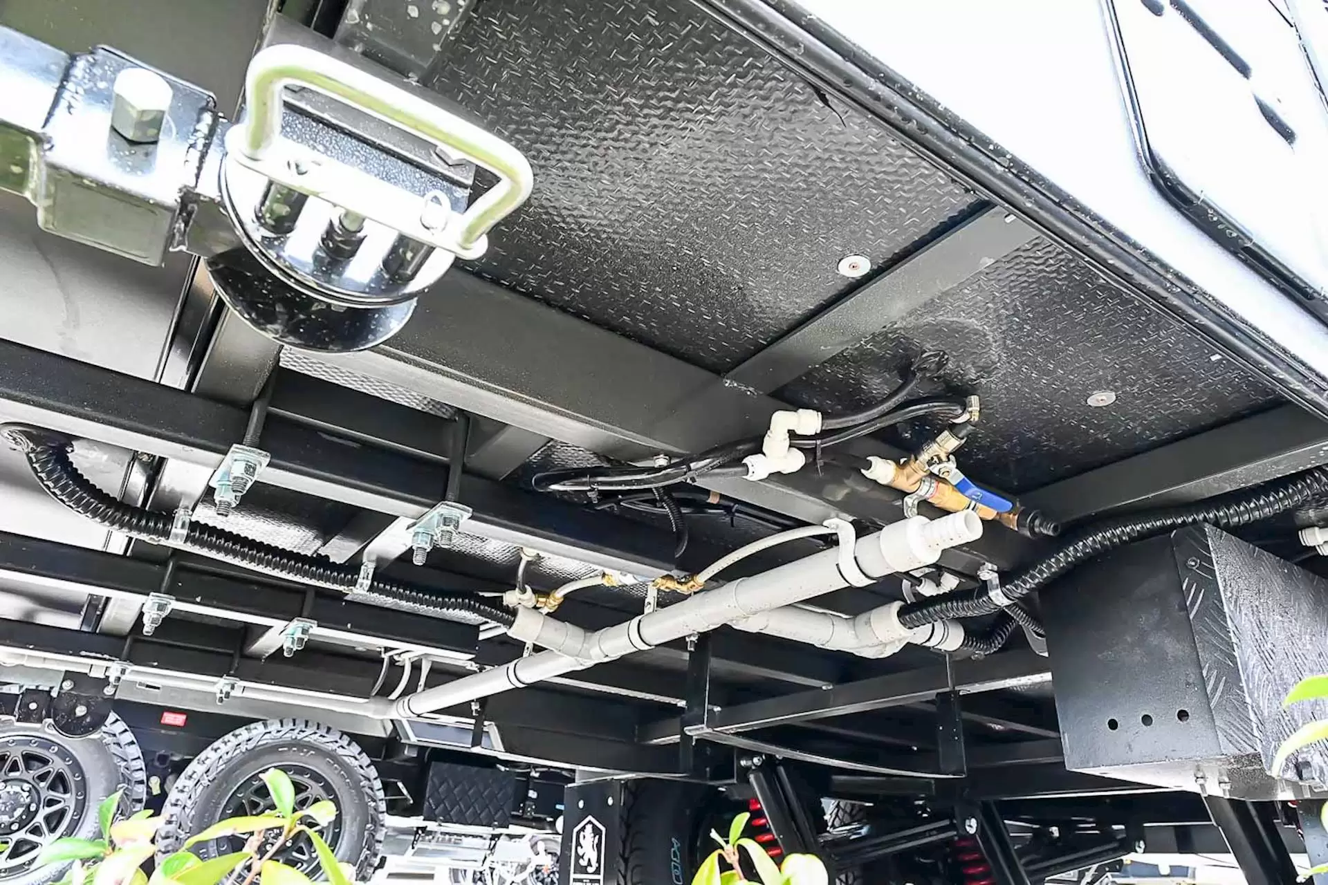 NEW 2025 ROYAL FLAIR Designer Series 21'-3 caravan