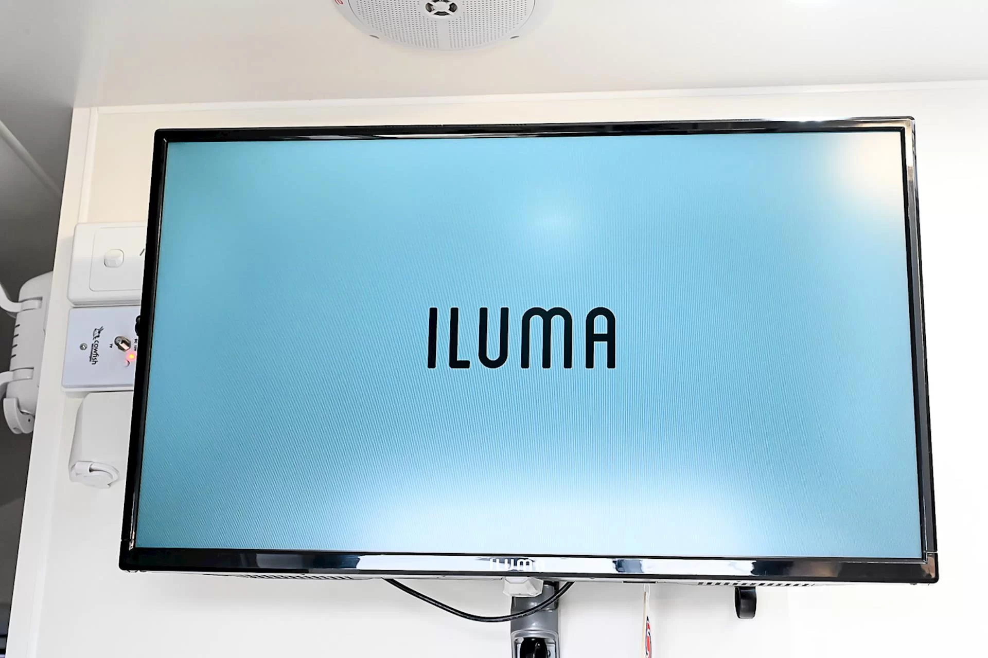 NEW 2025 ROYAL FLAIR Razor XT 17'6-1 caravan