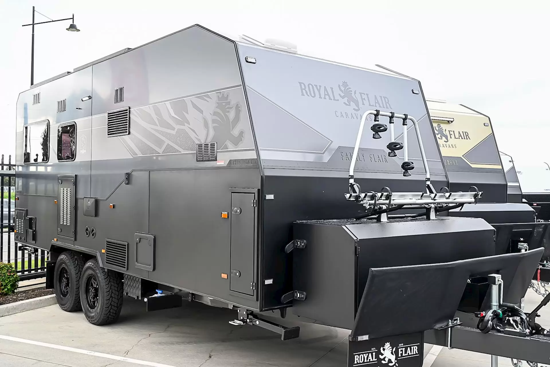 NEW 2025 ROYAL FLAIR Family Flair 19'6-2