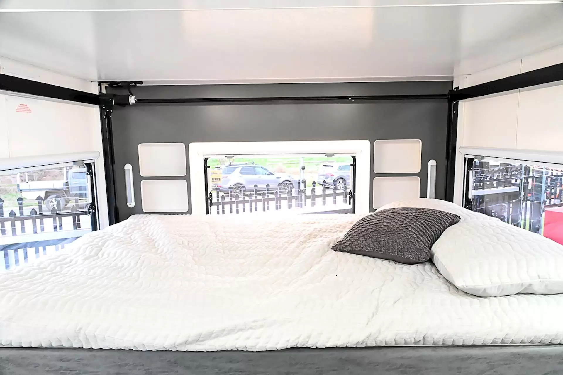 NEW 2025 ROYAL FLAIR Family Flair 19'6-2