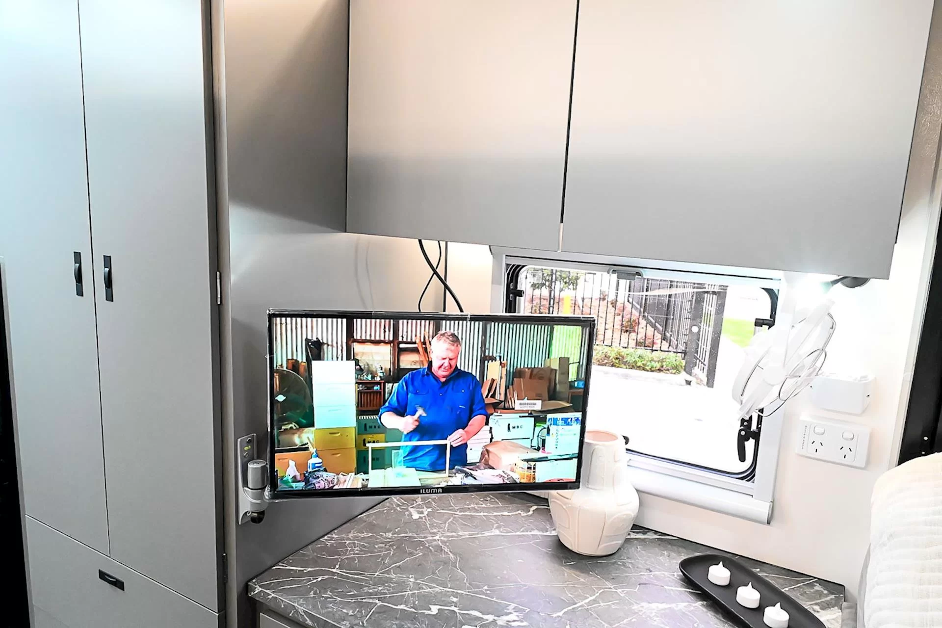 NEW 2025 ROYAL FLAIR Family Flair 19'6-2 caravan