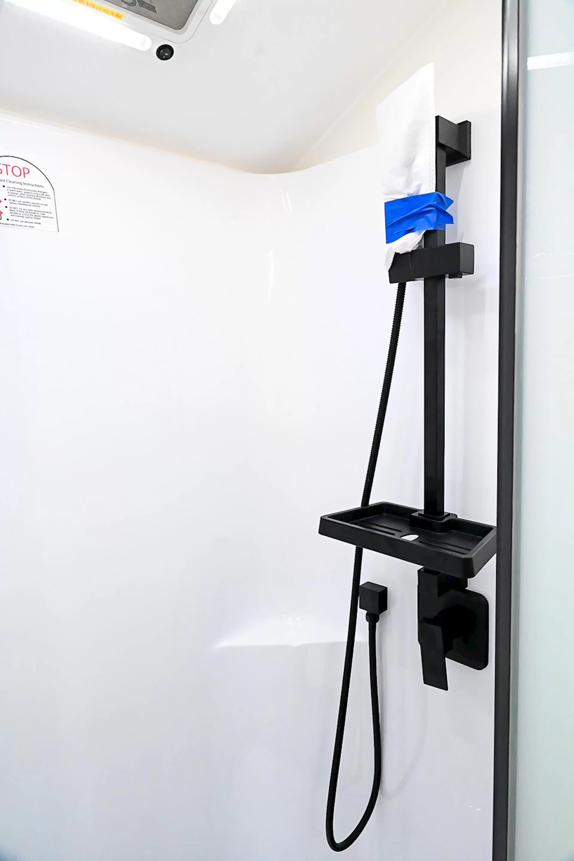 NEW 2025 ROYAL FLAIR Family Flair 19'6-2 caravan