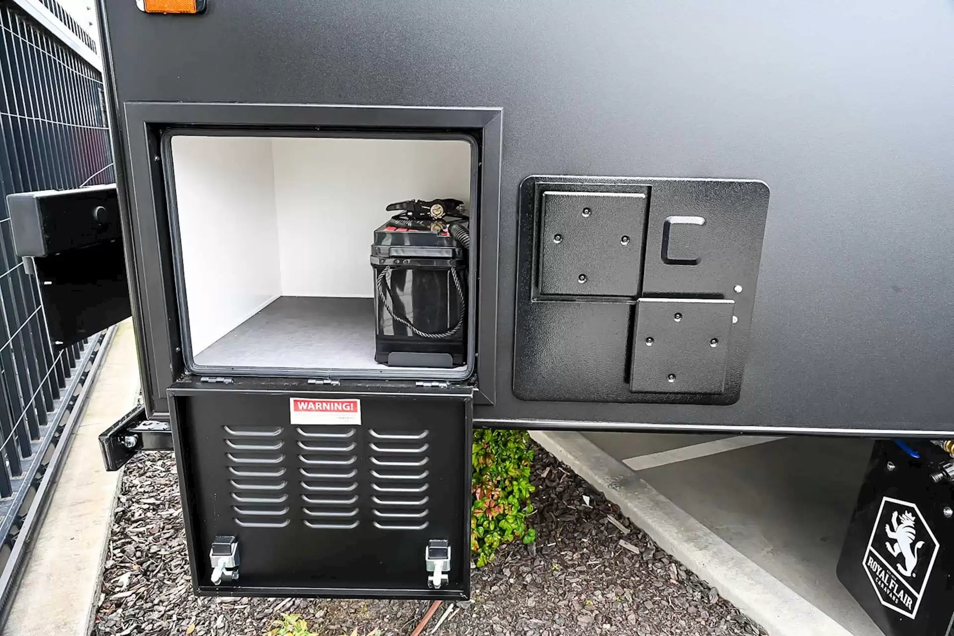 NEW 2025 ROYAL FLAIR Family Flair 19'6-2 caravan