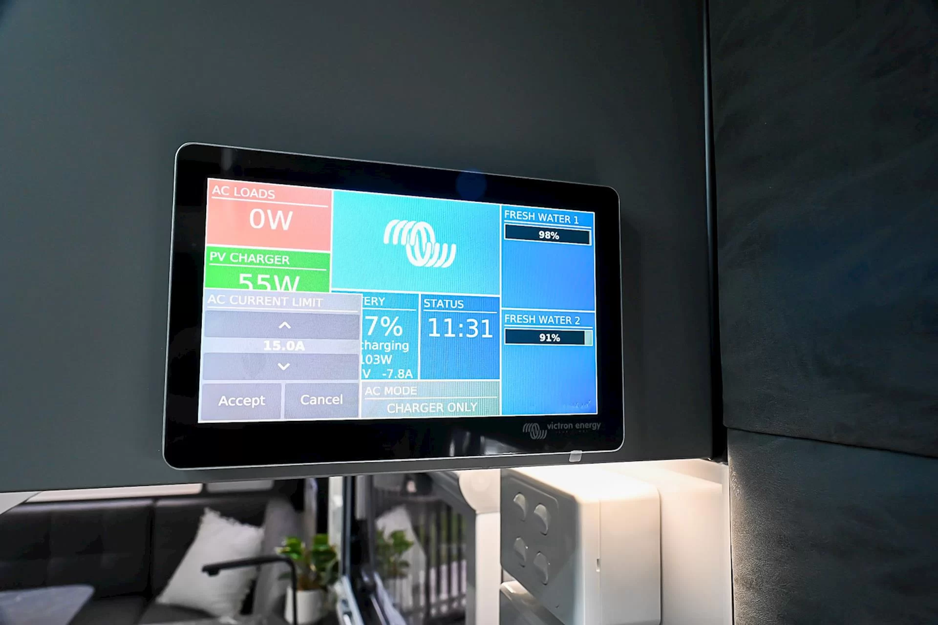 NEW 2025 ROYAL FLAIR Family Flair 19'6-2 caravan