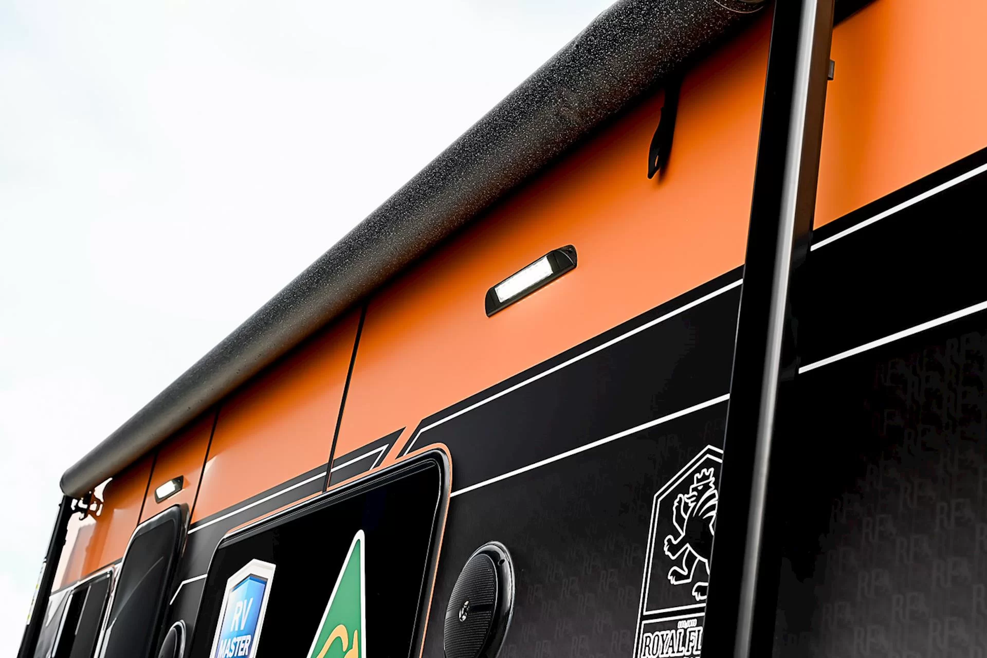 NEW 2025 ROYAL FLAIR Designer Series 17' caravan