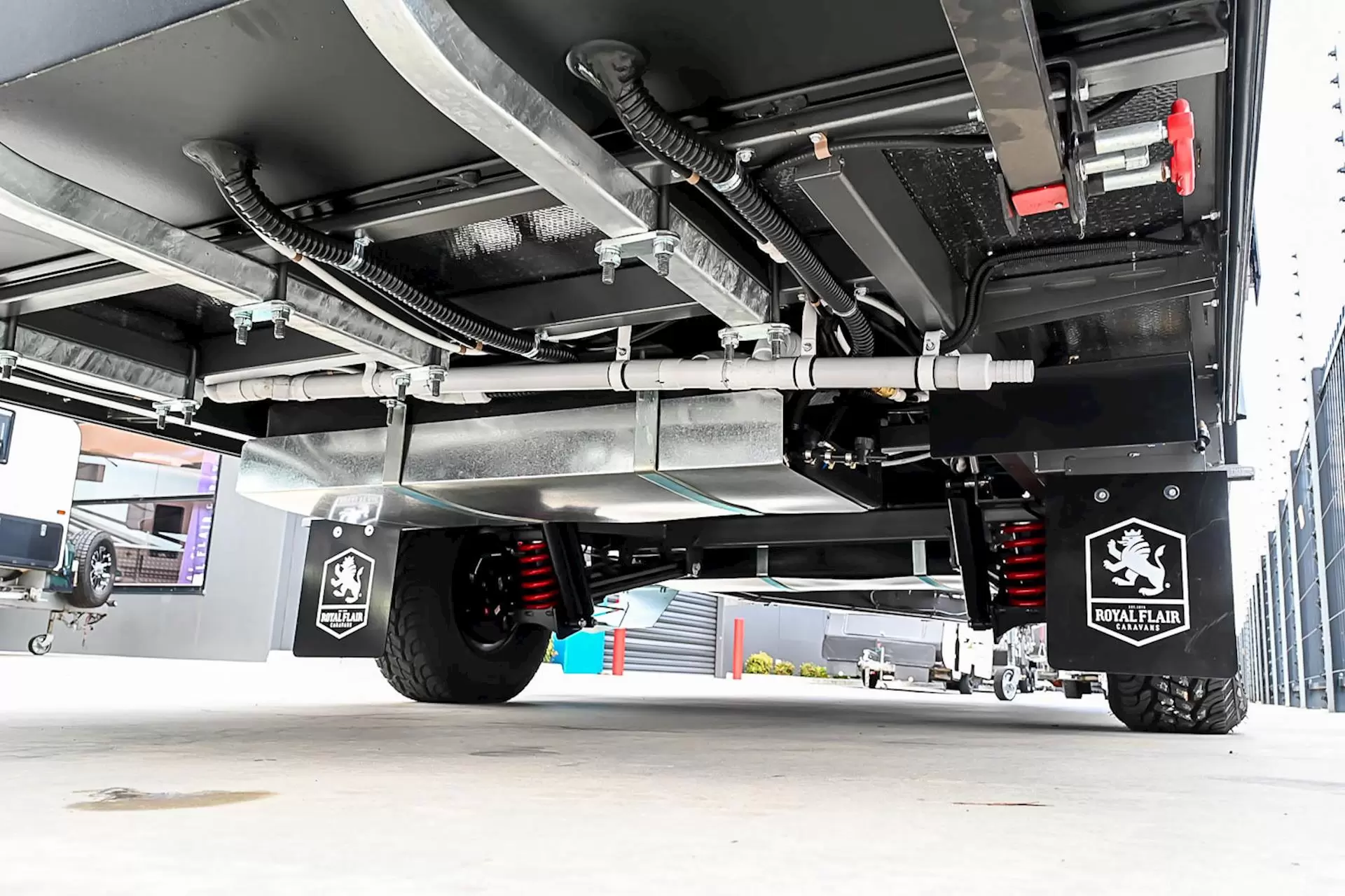 NEW 2025 ROYAL FLAIR Designer Series 17' caravan