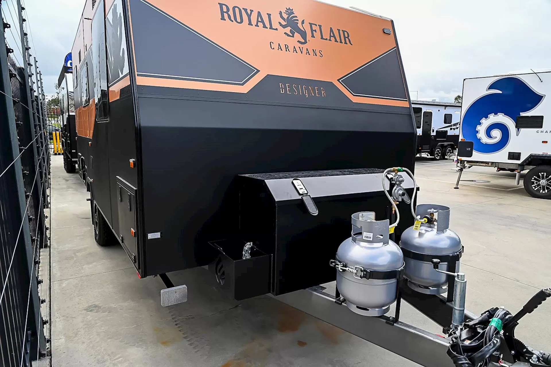 NEW 2025 ROYAL FLAIR Designer Series 17' caravan