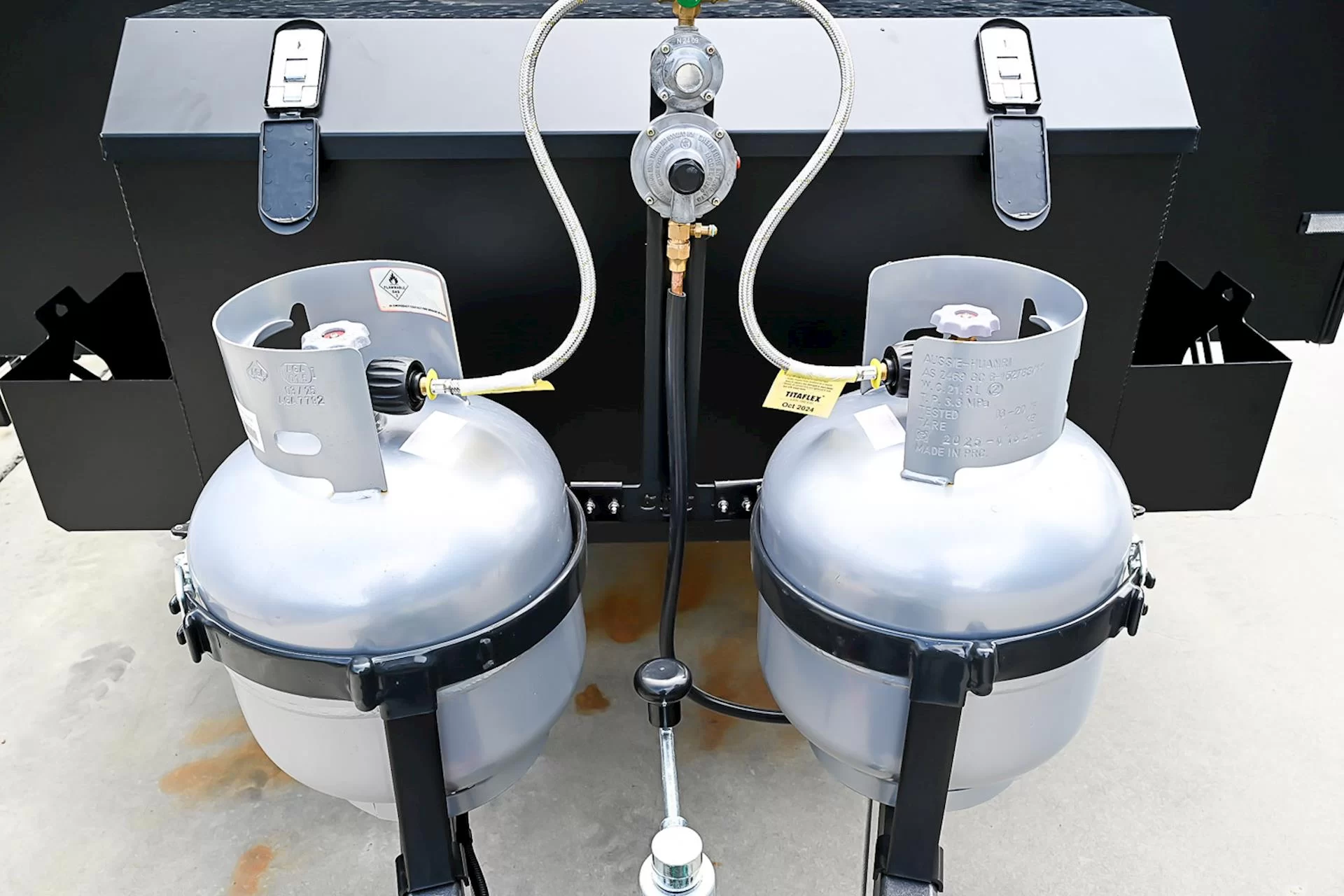 NEW 2025 ROYAL FLAIR Designer Series 17' caravan