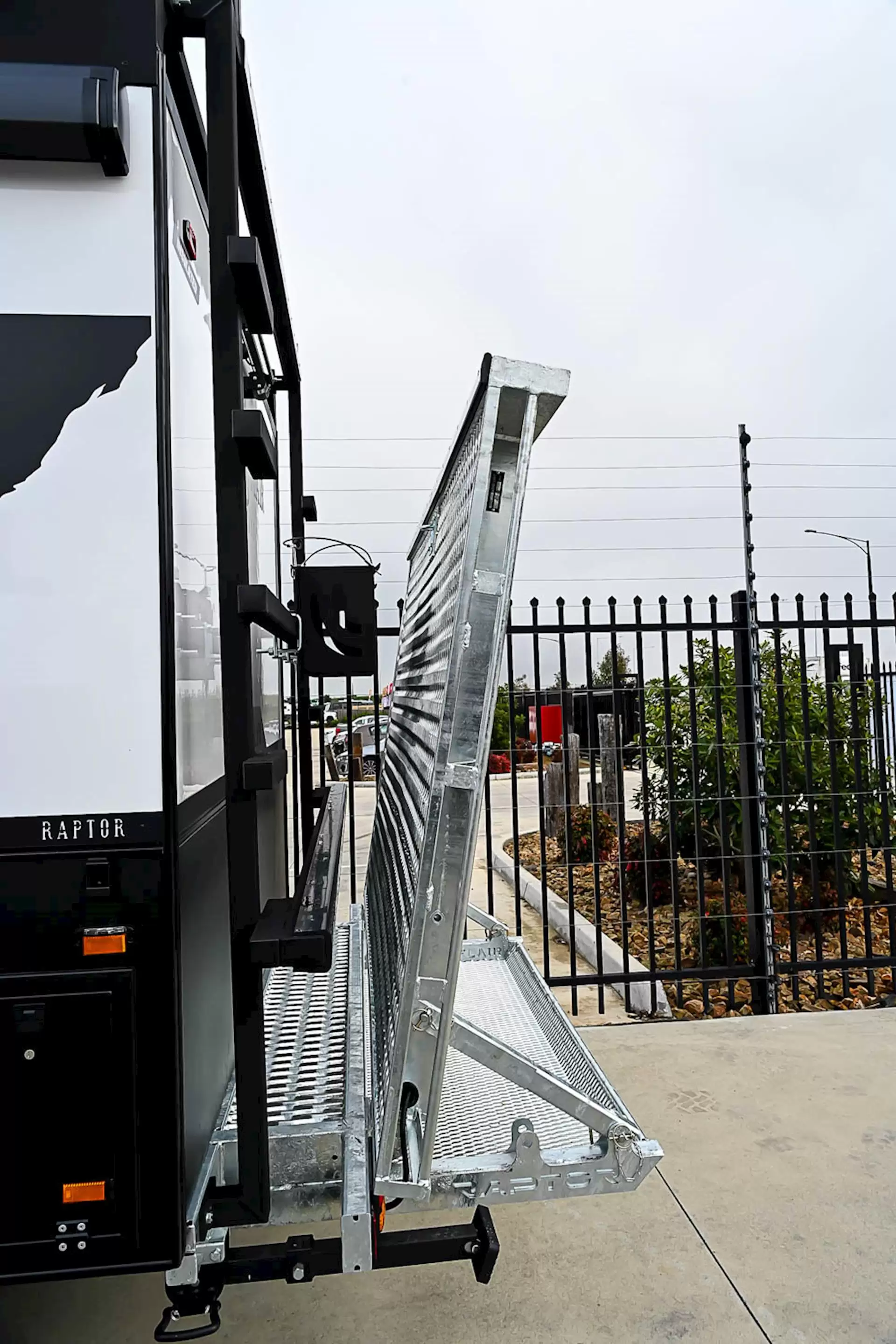 NEW 2025 ROYAL FLAIR Raptor Family 16'6-2 caravan