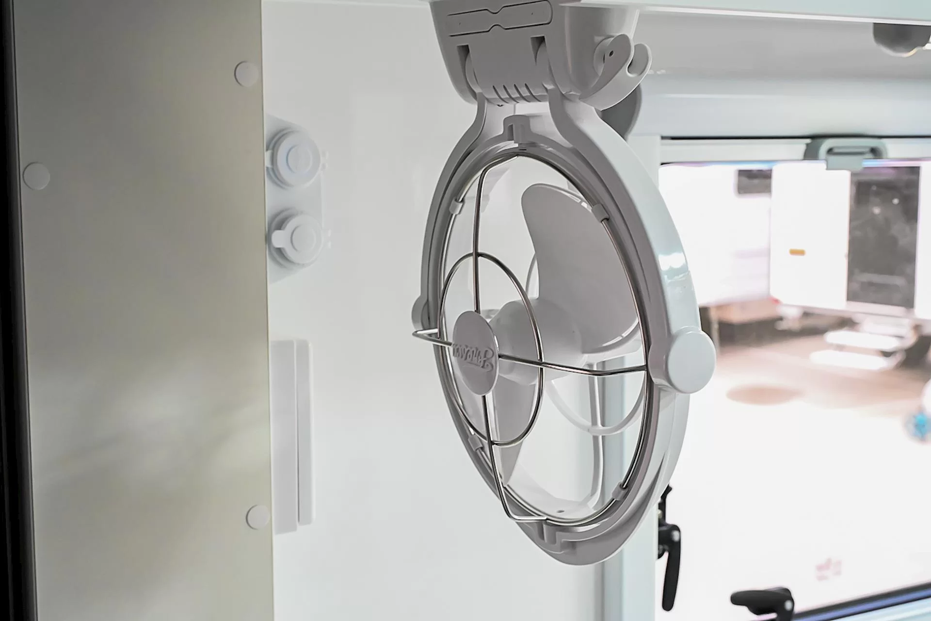 NEW 2025 ROYAL FLAIR Raptor Family 16'6-2 caravan