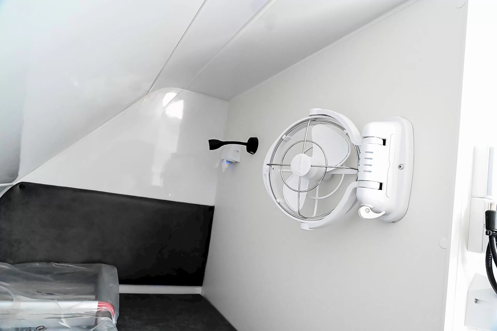 NEW 2025 ROYAL FLAIR Raptor Family 16'6-2 caravan