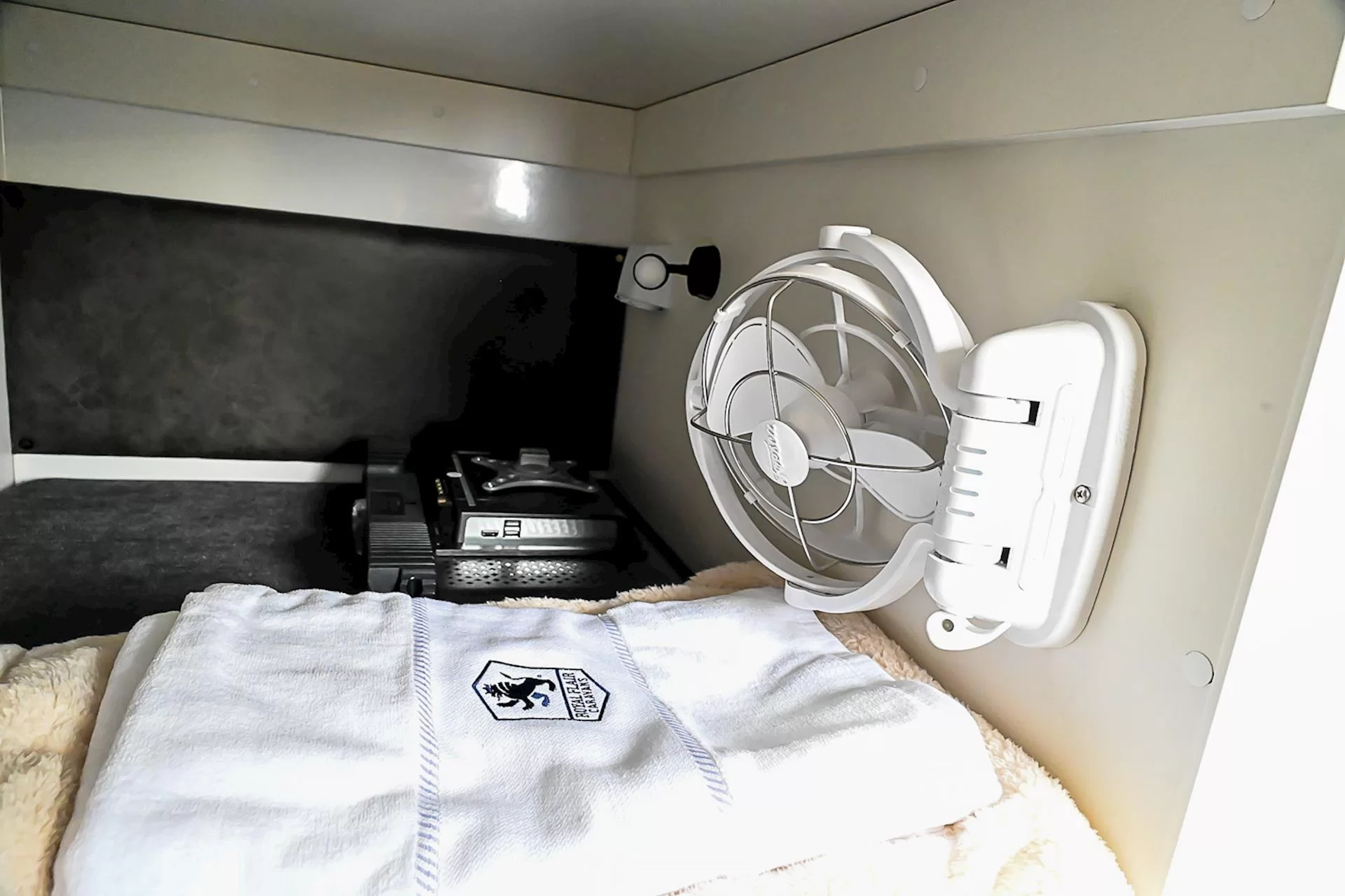 NEW 2025 ROYAL FLAIR Raptor Family 16'6-2 caravan