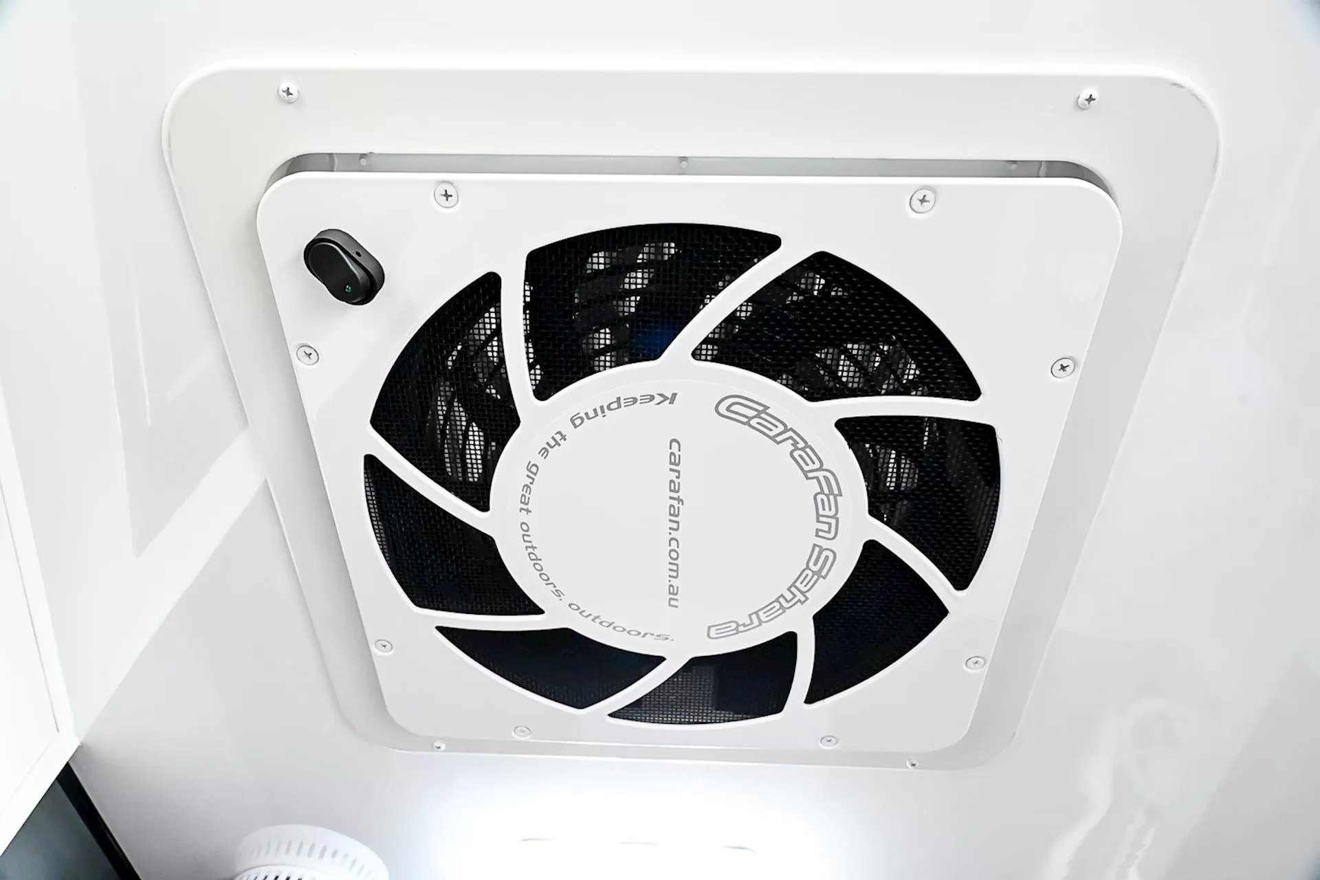 NEW 2025 ROYAL FLAIR Raptor Family 16'6-2 caravan