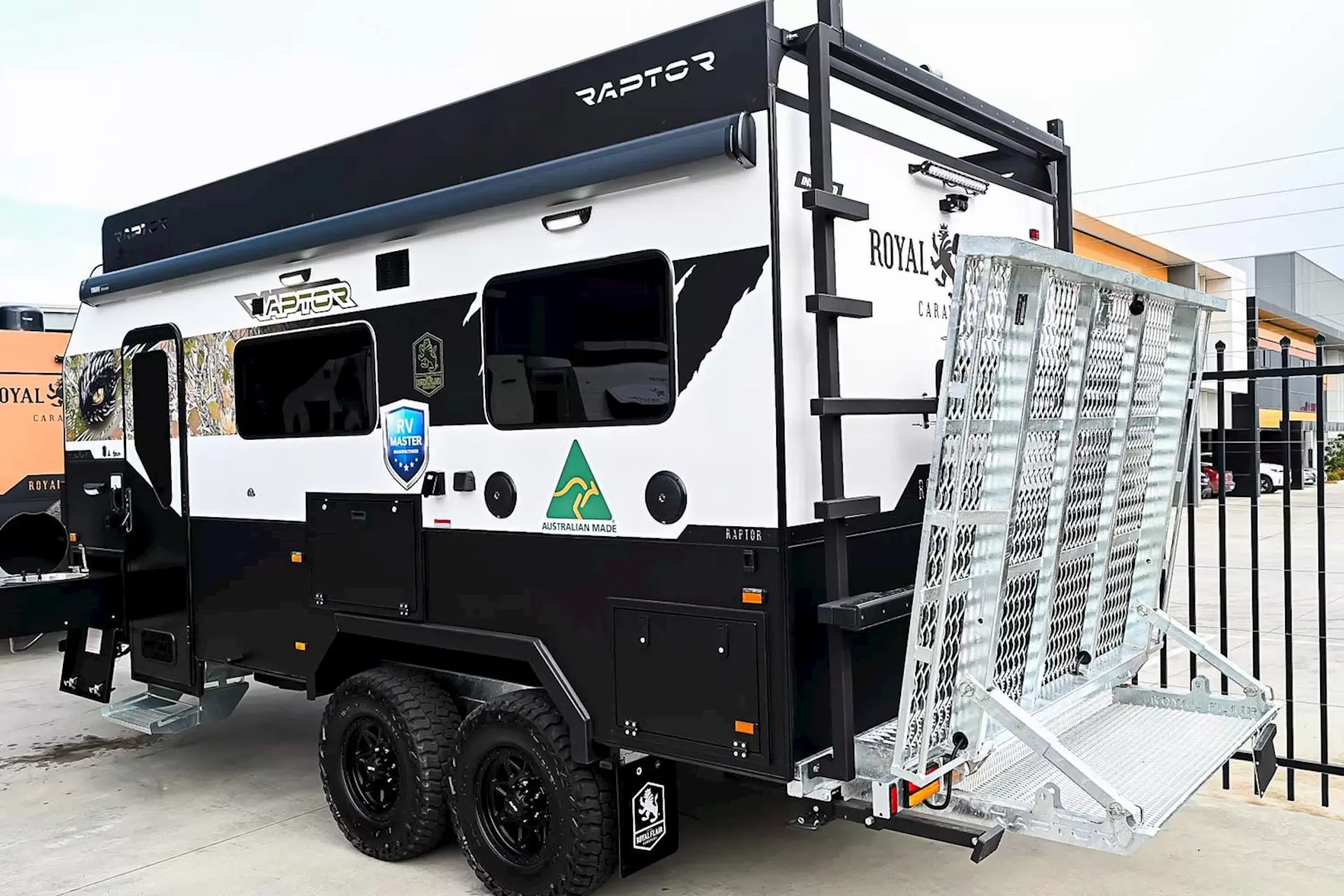 NEW 2025 ROYAL FLAIR Raptor Family 16'6-2 caravan