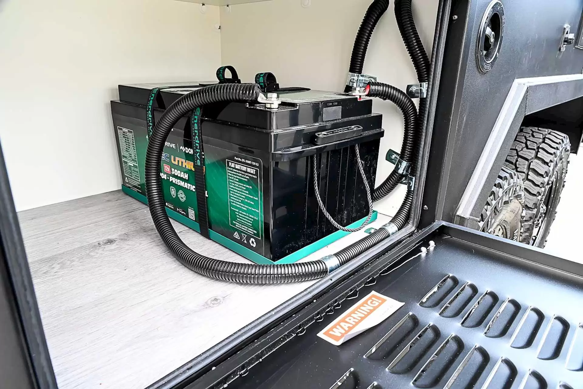 NEW 2025 ROYAL FLAIR Raptor Family 16'6-2 caravan