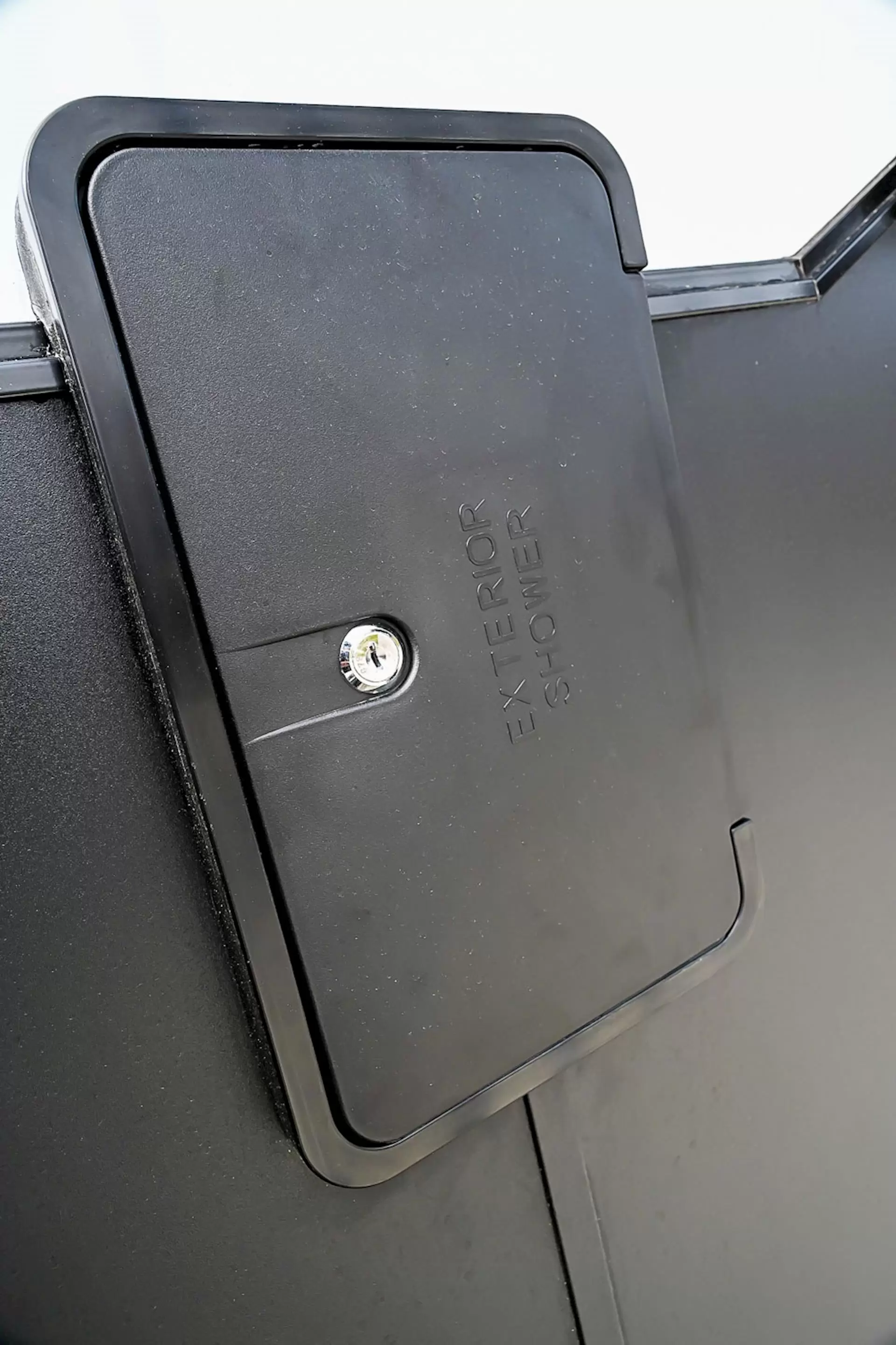 NEW 2025 ROYAL FLAIR Raptor Family 16'6-2 caravan