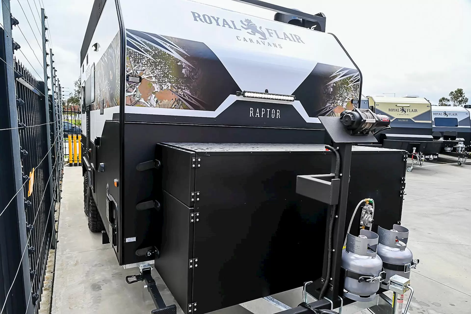 NEW 2025 ROYAL FLAIR Raptor Family 16'6-2 caravan