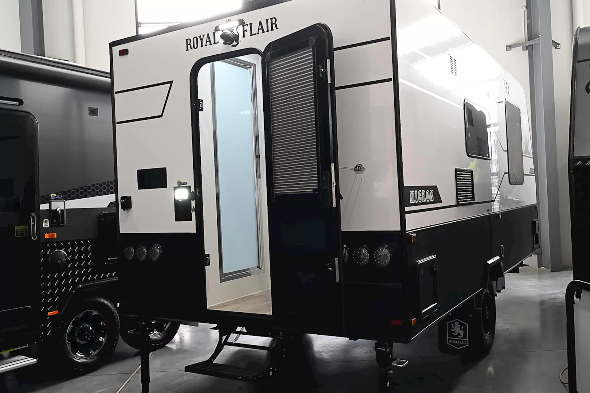NEW 2025 ROYAL FLAIR Micron 16'6-1 caravan