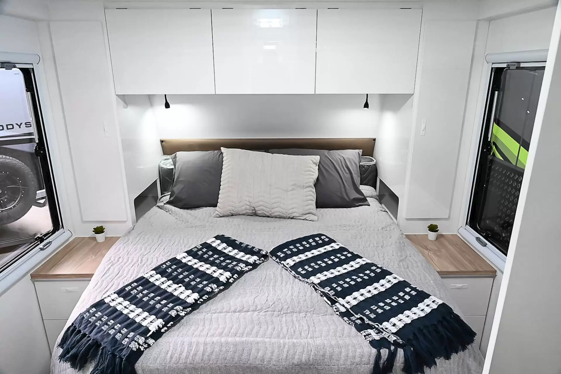 NEW 2025 ROYAL FLAIR Micron 16'6-1