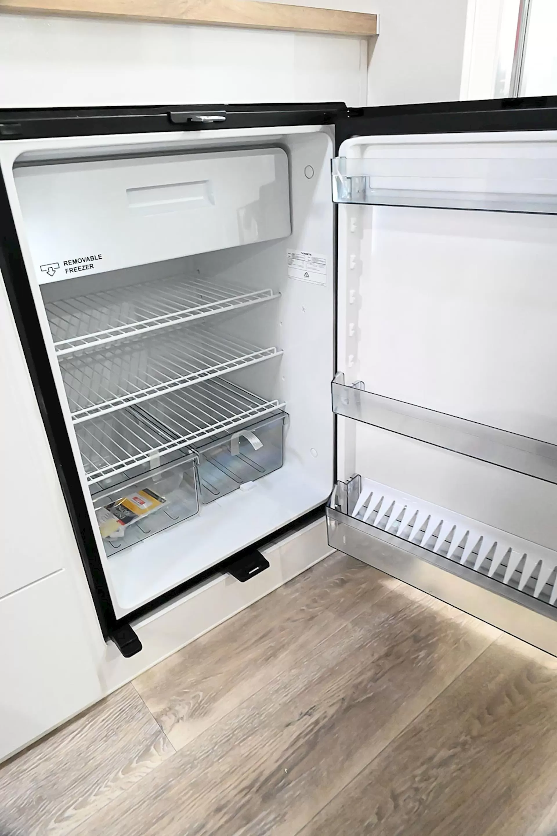 NEW 2025 ROYAL FLAIR Micron 16'6-1 caravan