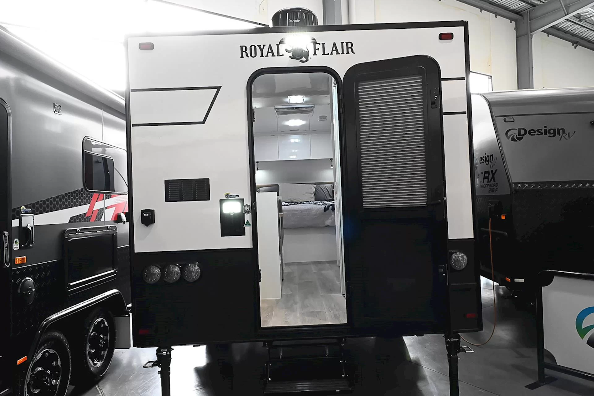 NEW 2025 ROYAL FLAIR Micron 16'6-1 caravan