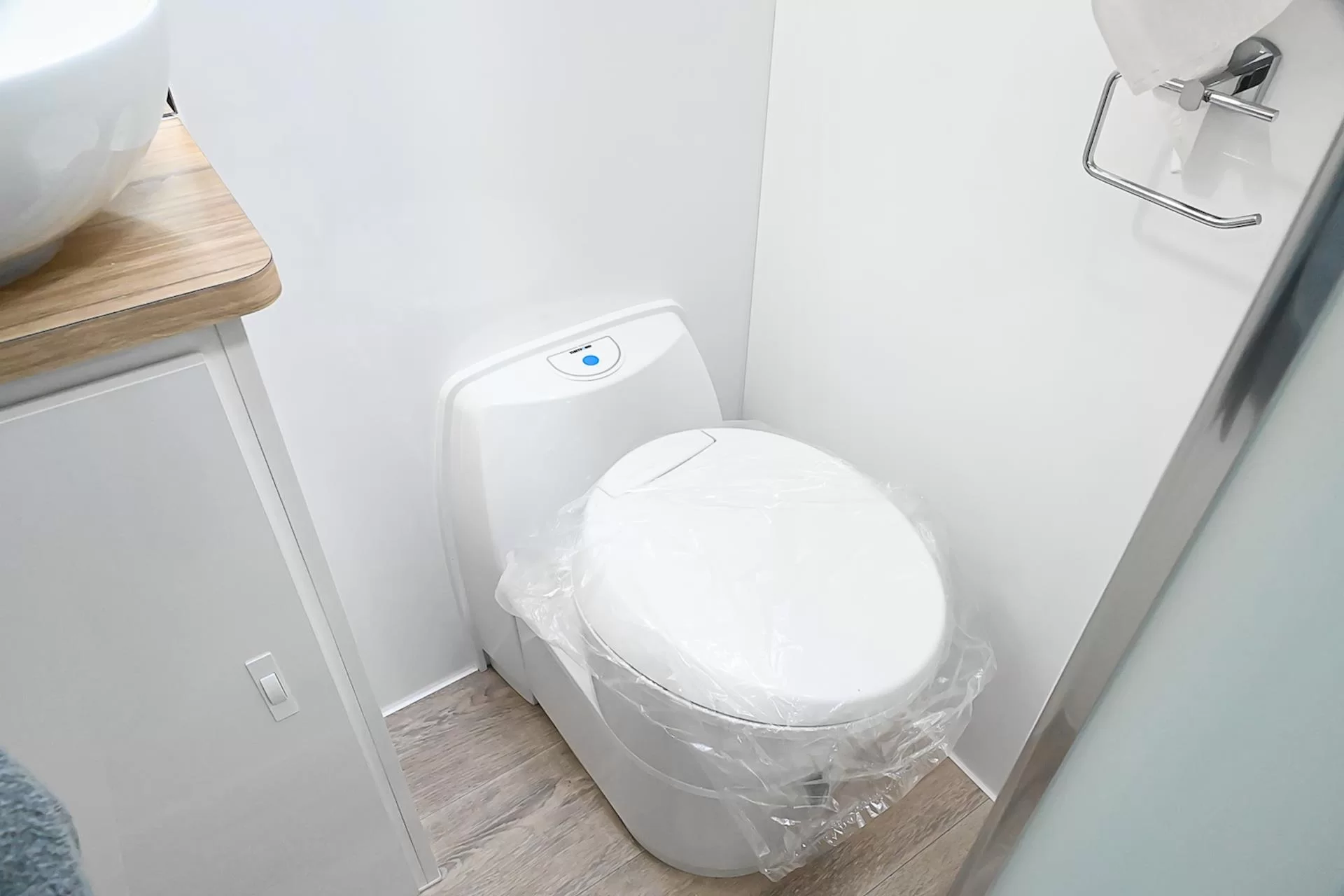 NEW 2025 ROYAL FLAIR Micron 16'6-1 caravan