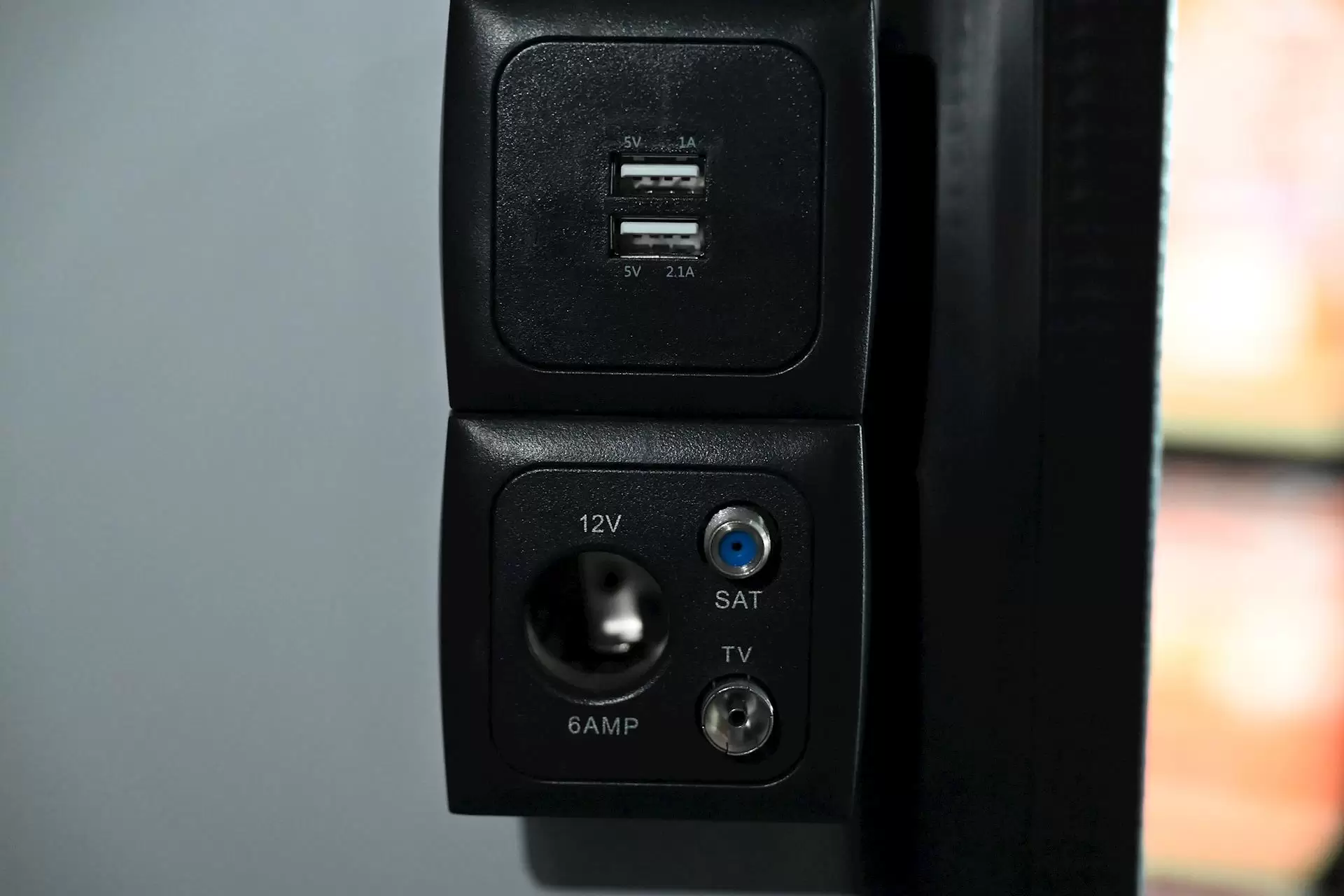 NEW 2023 ROYAL FLAIR HERO CAMPER