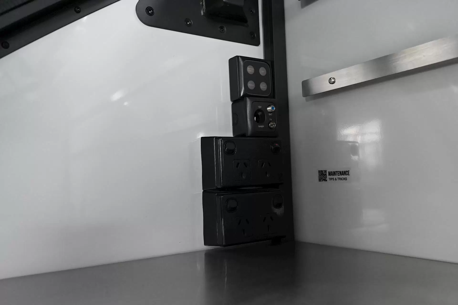 NEW 2023 ROYAL FLAIR HERO CAMPER