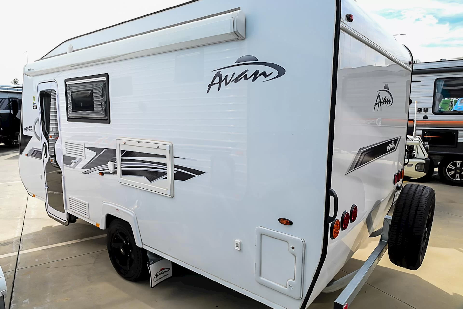 USED 2025 AVAN ASPIRE 499 BUNK caravan