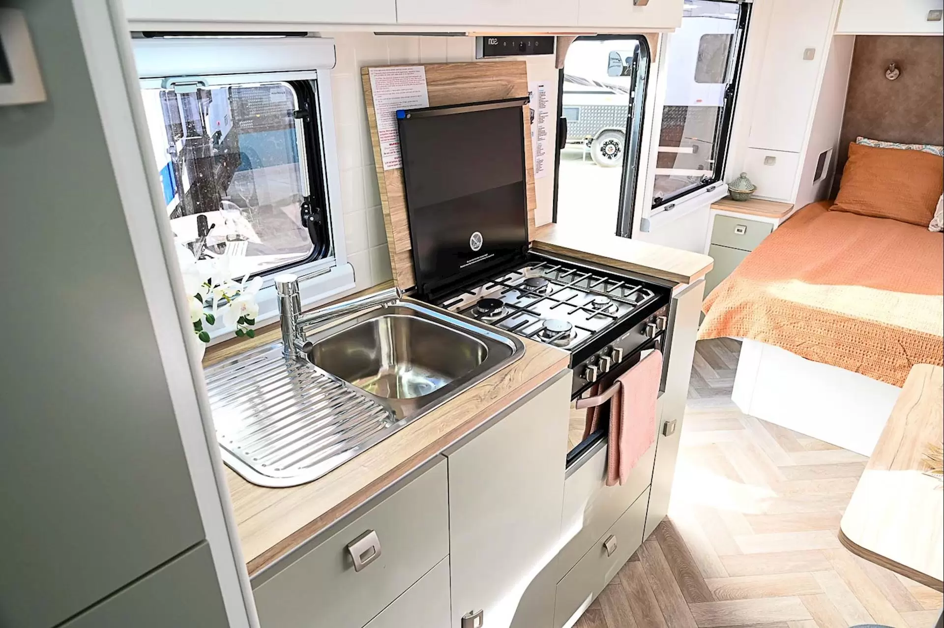 NEW 2025 DESIGN RV FORERUNNER F2-7 FAMILY caravan