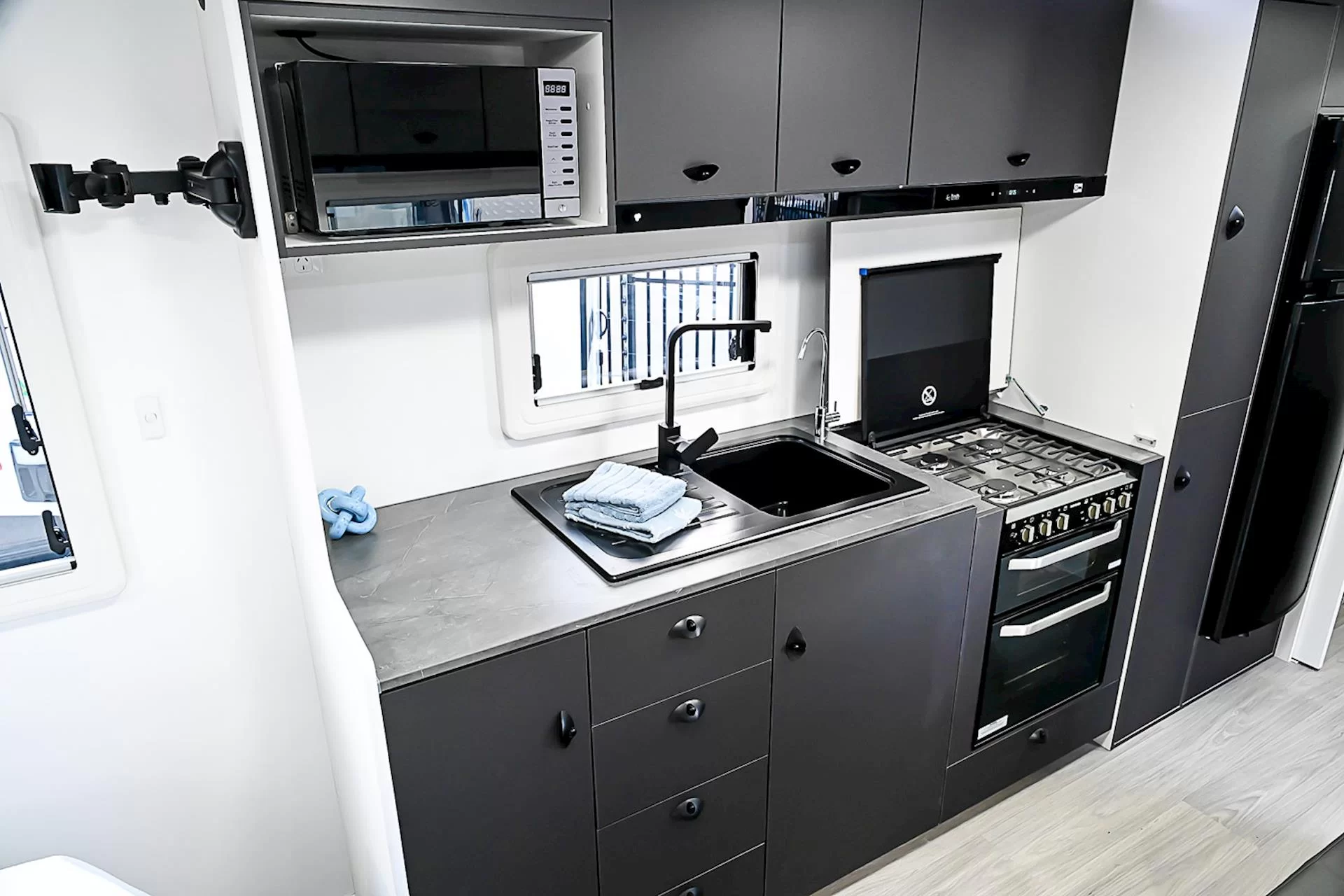 NEW 2025 VISCOUNT WILDSHARK 3.5 caravan