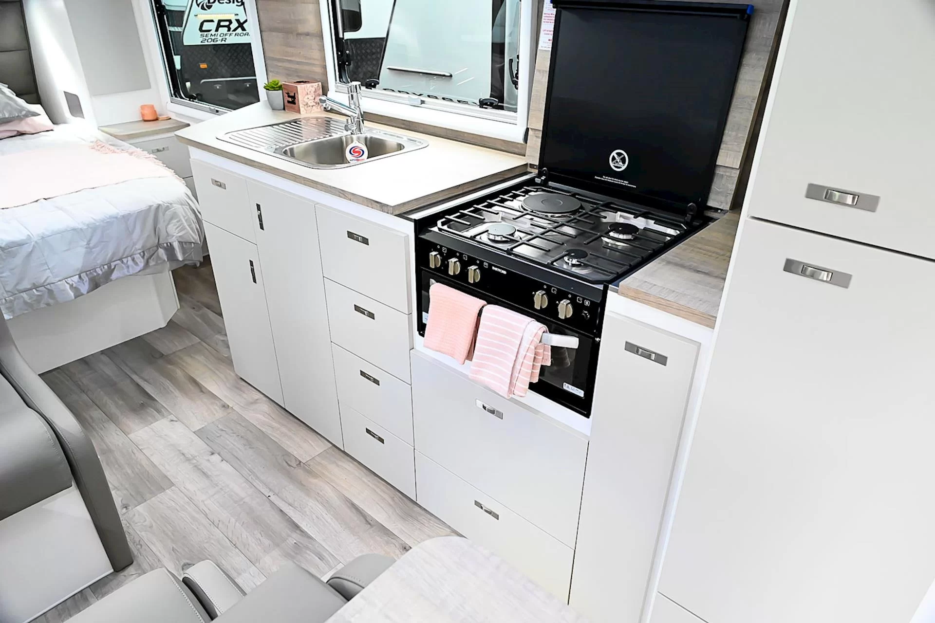 NEW 2025 DESIGN RV ODYSSEY V5-2 caravan