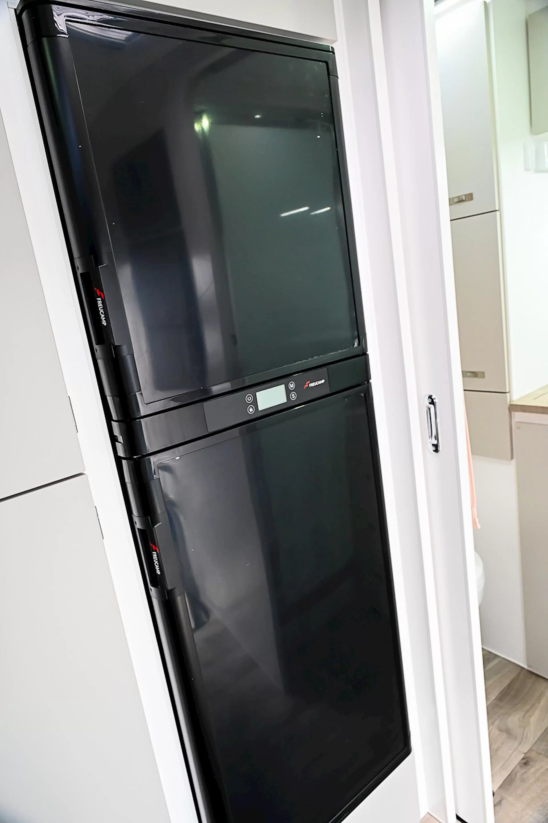 NEW 2025 DESIGN RV ODYSSEY V5-2 caravan