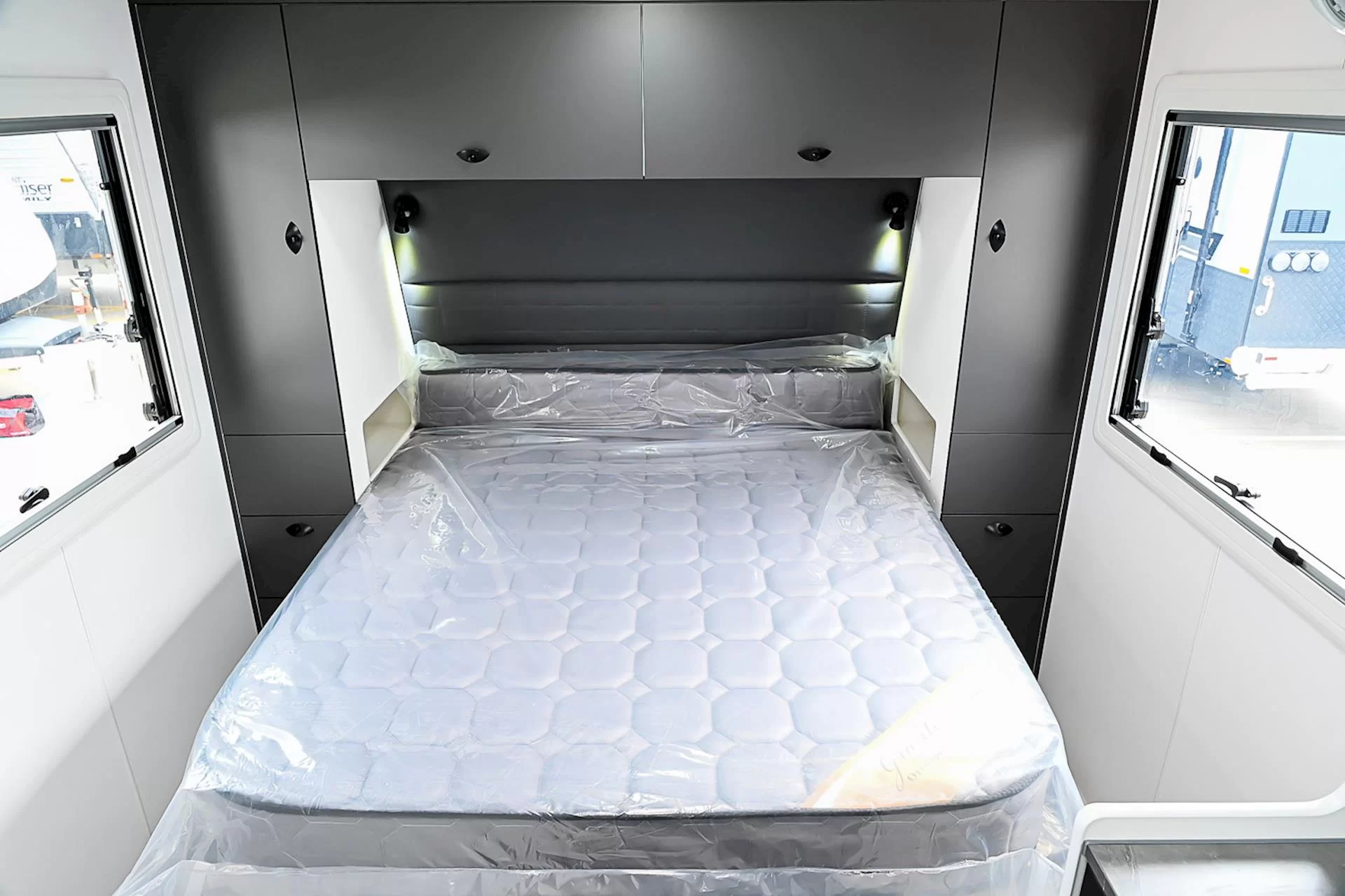 NEW 2025 VISCOUNT WILDSHARK 3.5 caravan