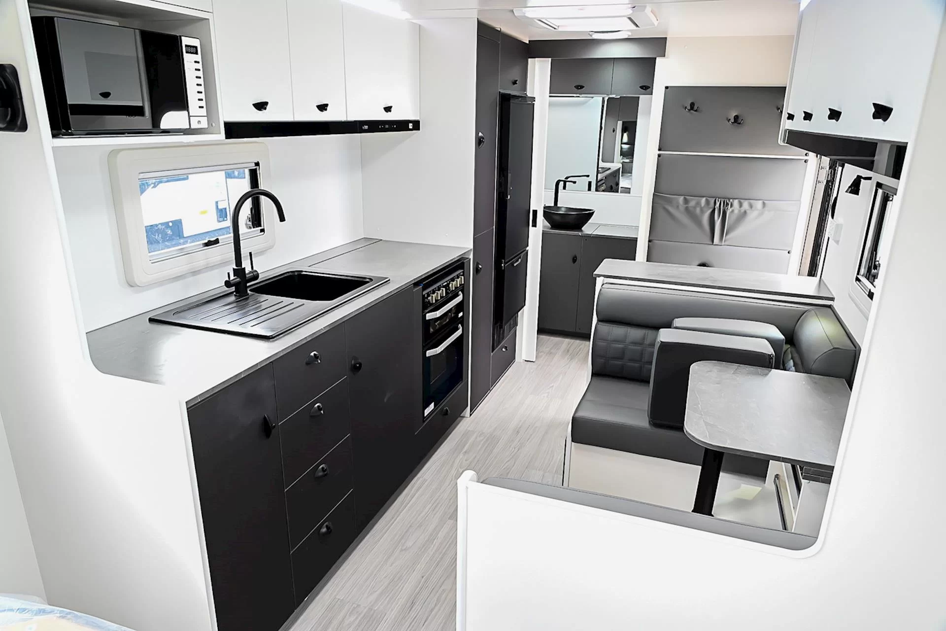 NEW 2025 VISCOUNT WILDSHARK 3.5 caravan