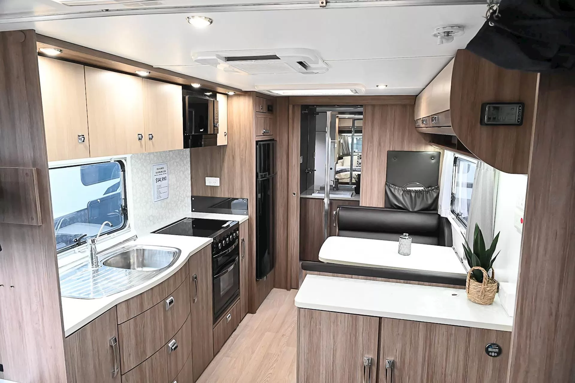 USED 2014 JAYCO SILVERLINE OUTBACK 21.65.1 caravan